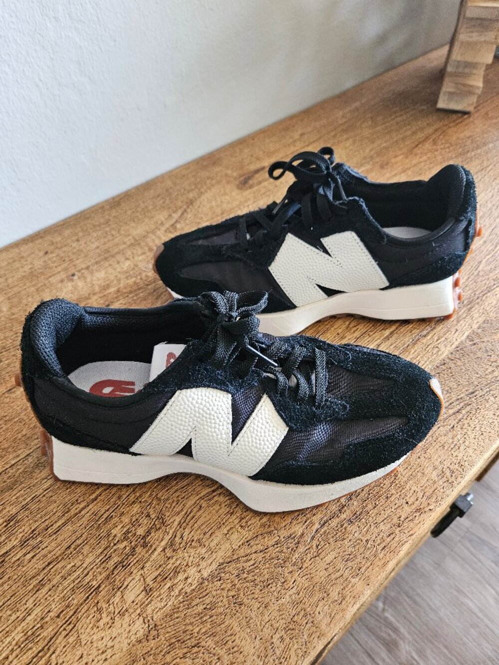 New Balance womens model 327 Black/White